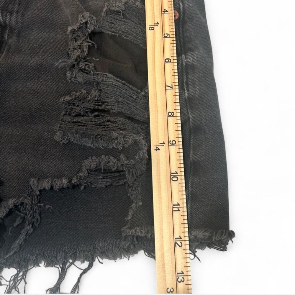 American Eagle Outfitters Black Washed Fistressed Jean Shorts| Size 8 - Picture 6 of 7